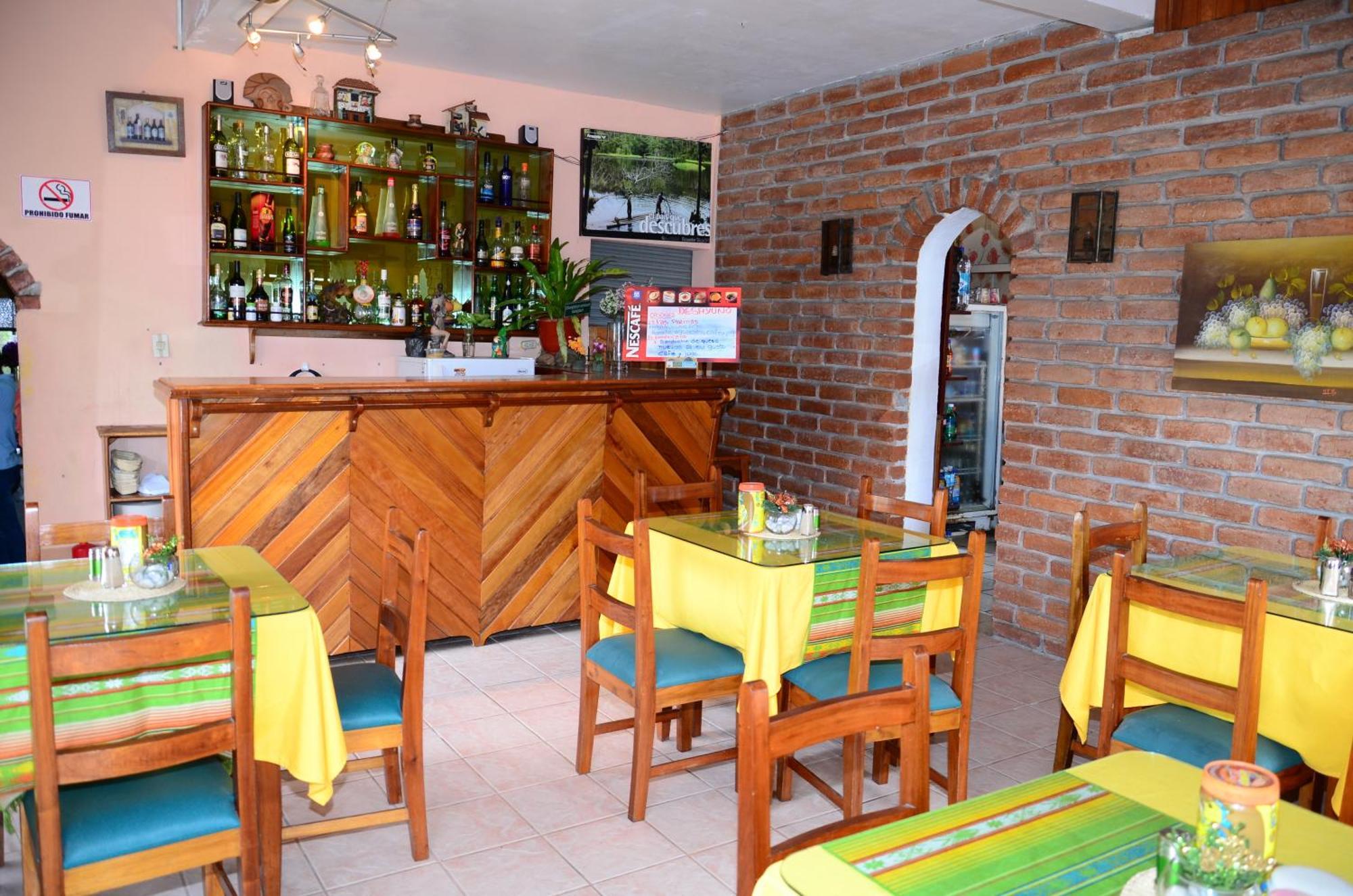 Hostal Las Palmas Puyo Exteriör bild