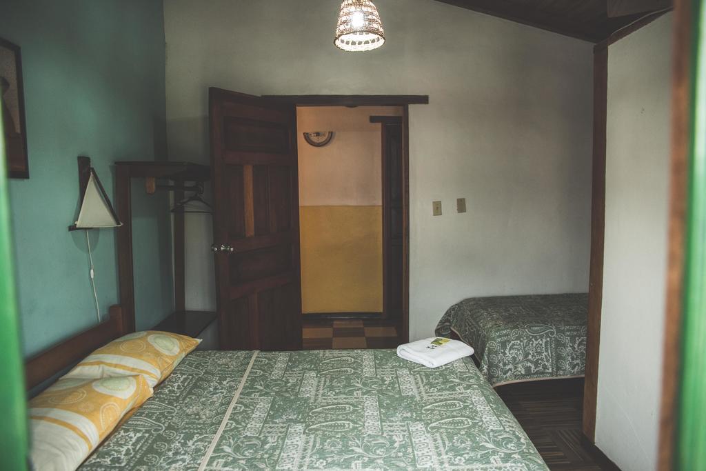 Hostal Las Palmas Puyo Exteriör bild