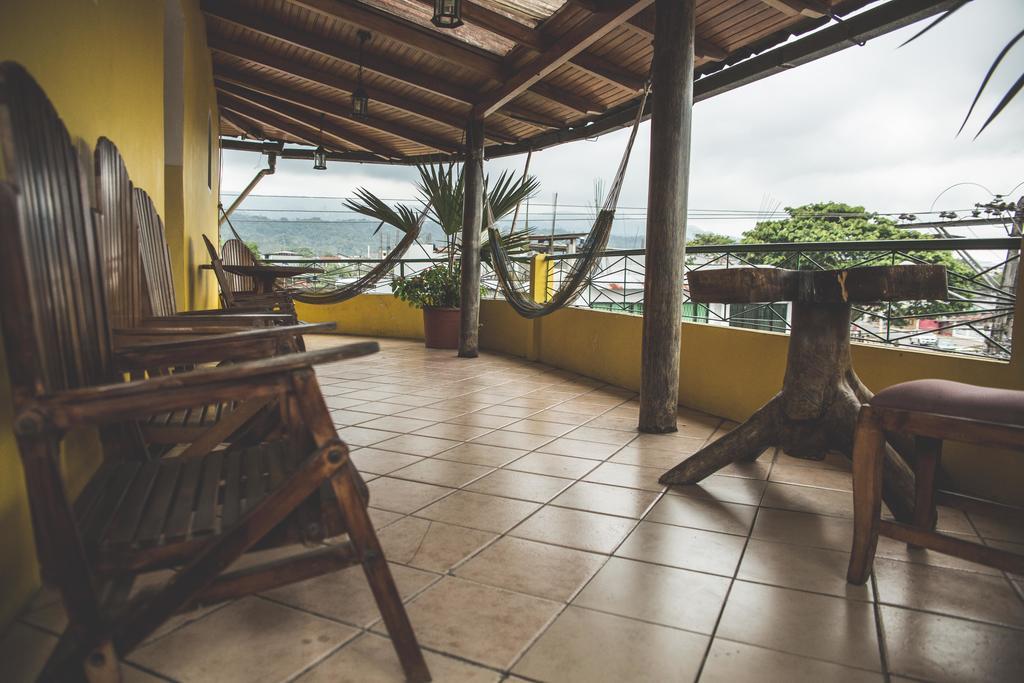 Hostal Las Palmas Puyo Exteriör bild