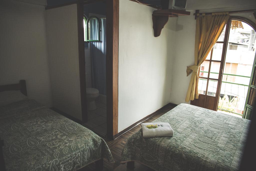 Hostal Las Palmas Puyo Exteriör bild
