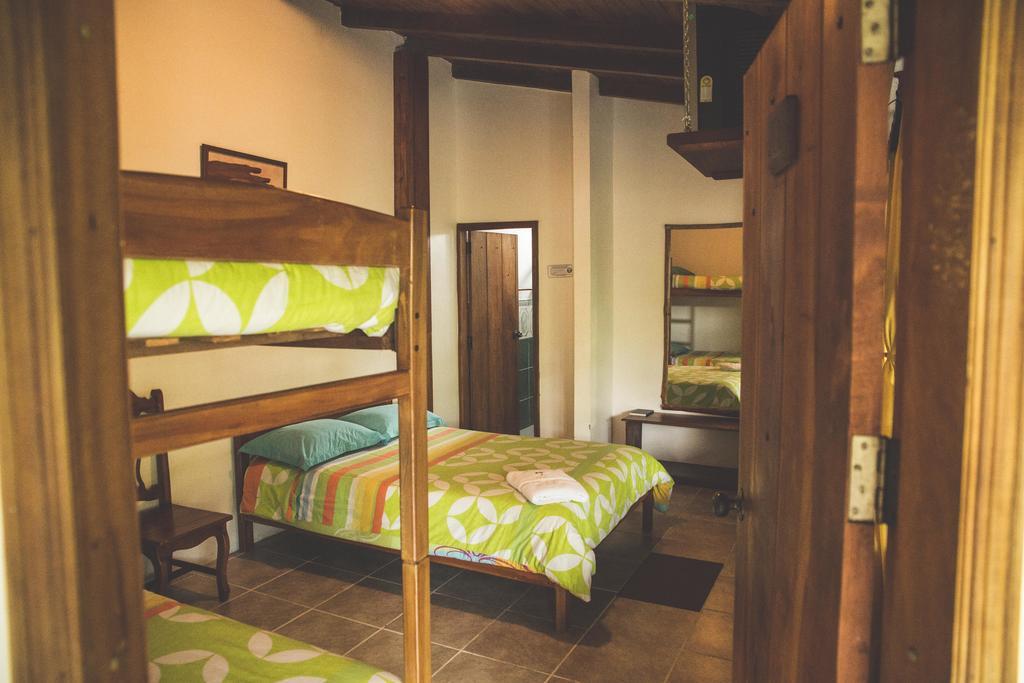 Hostal Las Palmas Puyo Exteriör bild