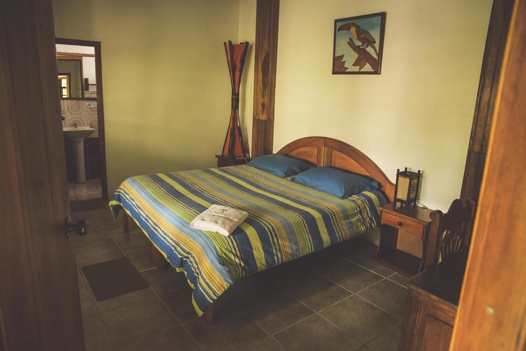 Hostal Las Palmas Puyo Exteriör bild