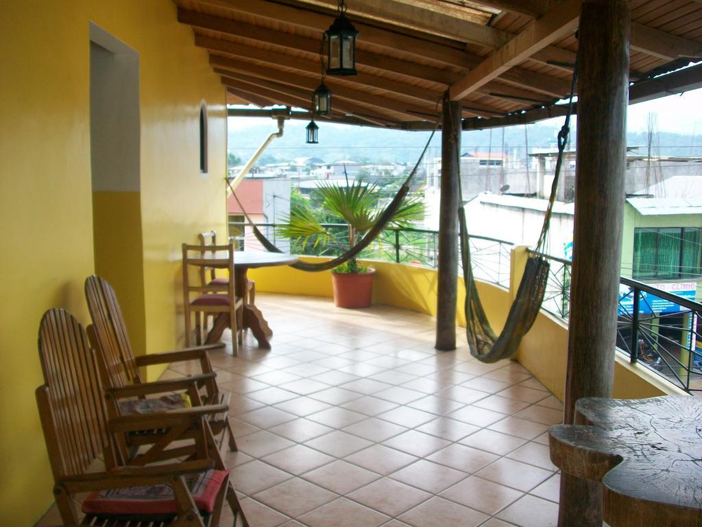 Hostal Las Palmas Puyo Exteriör bild